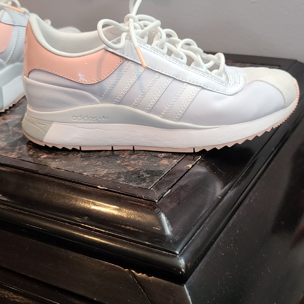 Adidas like new 7.5 pink and white sneakers